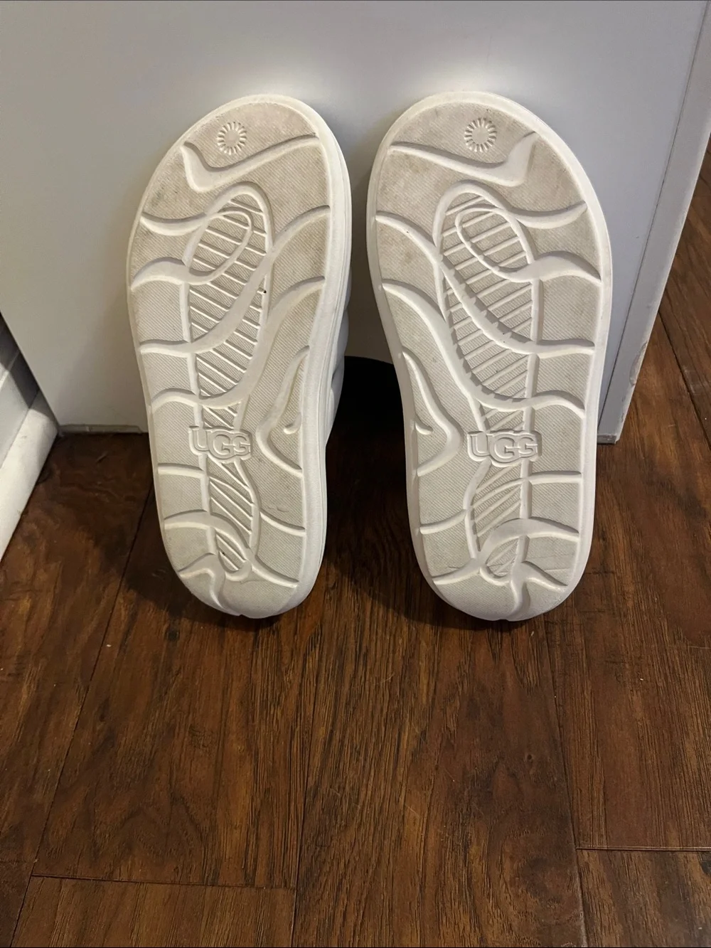 UGG kids white